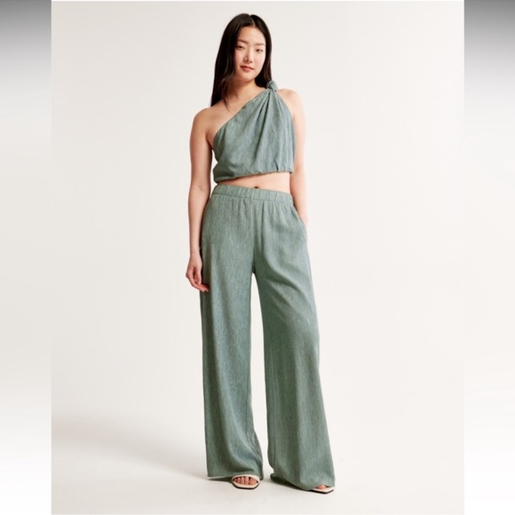 Abercrombie & Fitch Wide Leg Pants - Picture 15 of 16